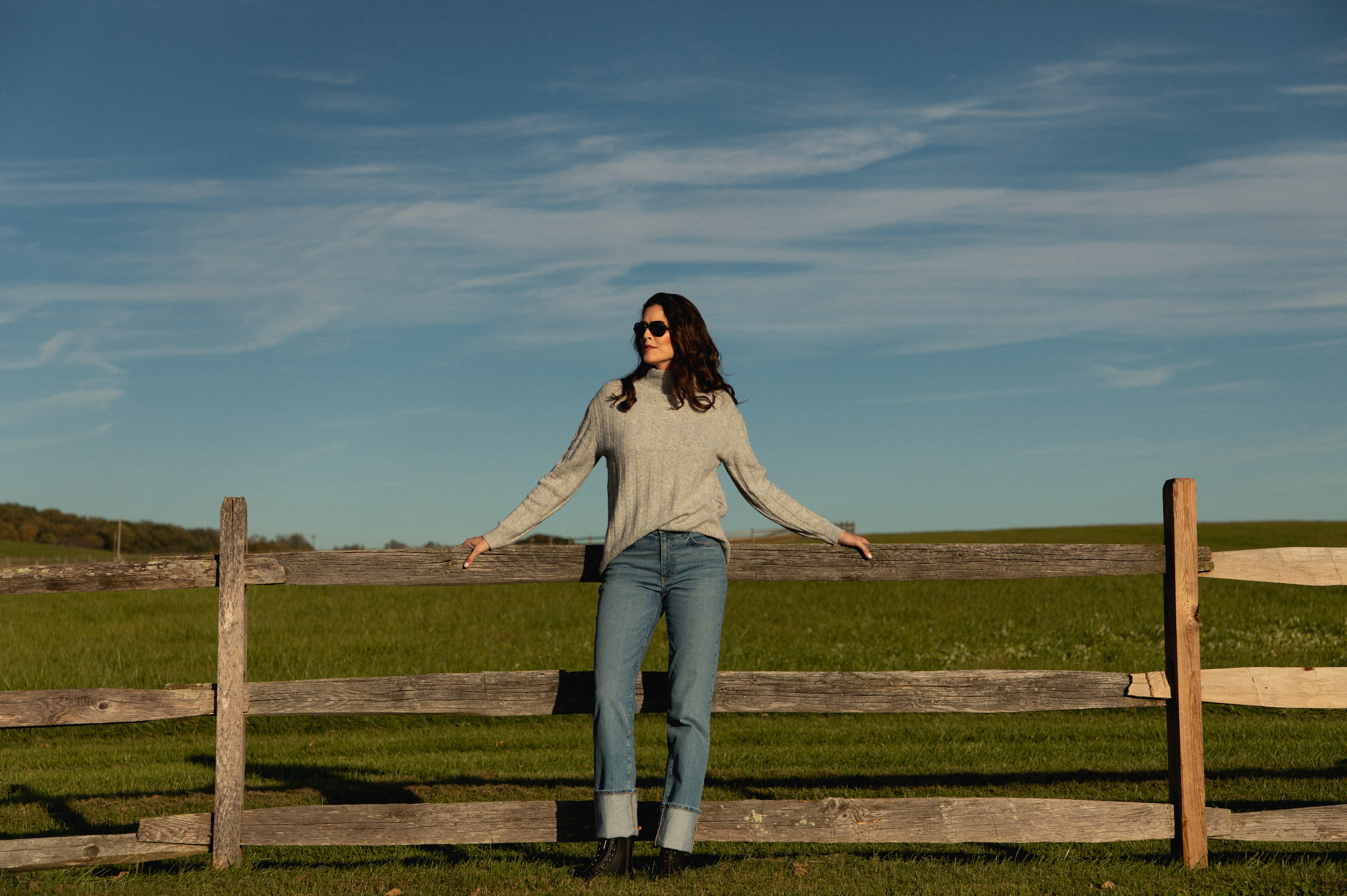 Corby Holbrook Bestfriend Light Worn